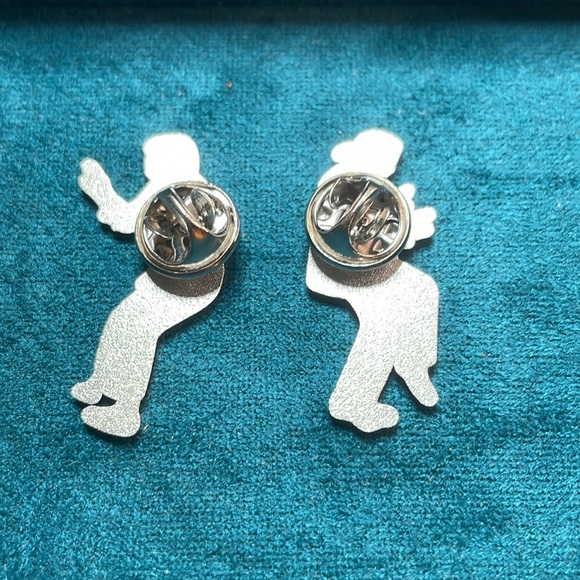 Pulp Fiction Dancing Duo lapel pins - Picture 4 of 4
